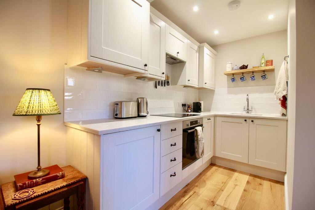 14Th Century Rose Cottage, Centre Of Alfriston By Air Premier Extérieur photo